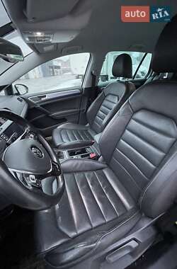 Хэтчбек Volkswagen e-Golf 2014 в 