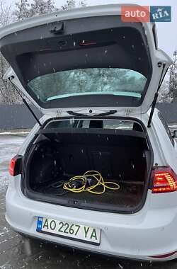 Хэтчбек Volkswagen e-Golf 2014 в 