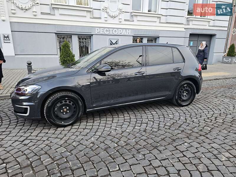 Хэтчбек Volkswagen e-Golf 2018 в Мукачево