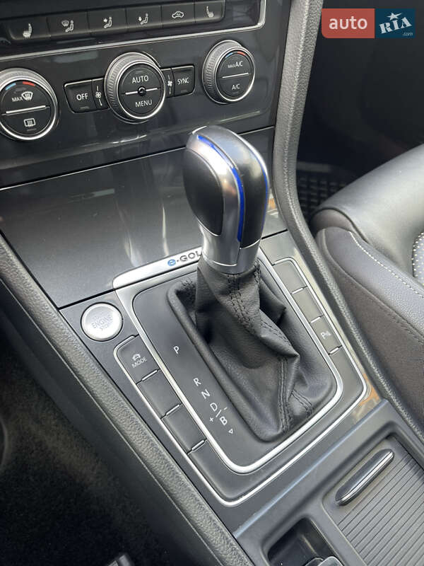 Хэтчбек Volkswagen e-Golf 2018 в Виннице