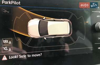 Хэтчбек Volkswagen e-Golf 2017 в 