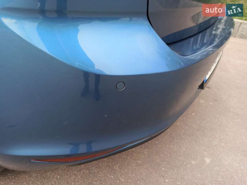 Хетчбек Volkswagen e-Golf 2015 в Житомирі