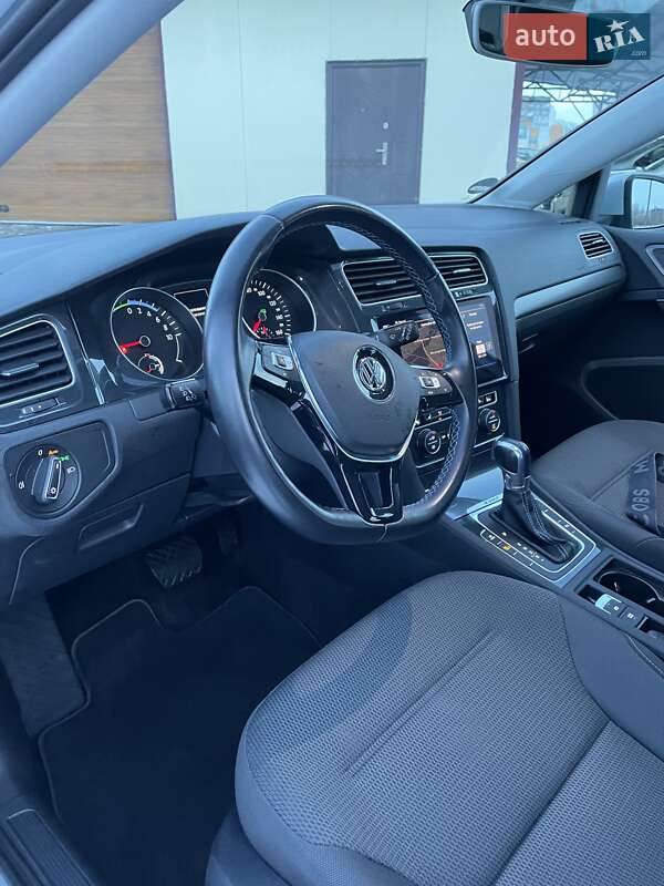 Хетчбек Volkswagen e-Golf 2018 в Хмельницькому