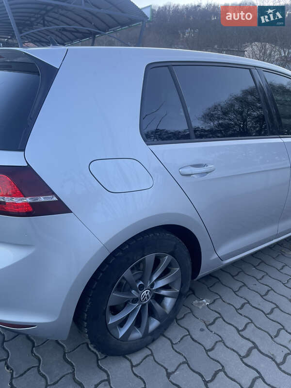 Хэтчбек Volkswagen e-Golf 2015 в Черновцах фото 2 Хэтчбек Volkswagen e-Golf 2015 в Черновцах