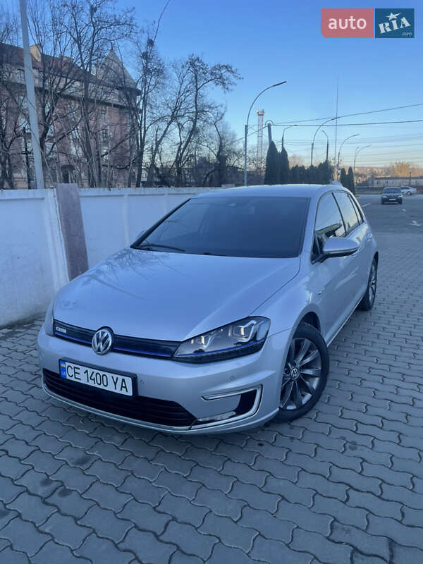 Volkswagen e-Golf 2015