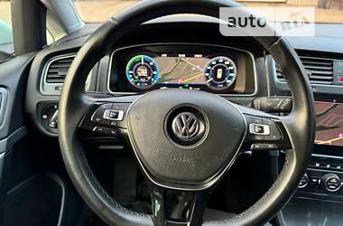 Хетчбек Volkswagen e-Golf 2017 в Кривому Розі