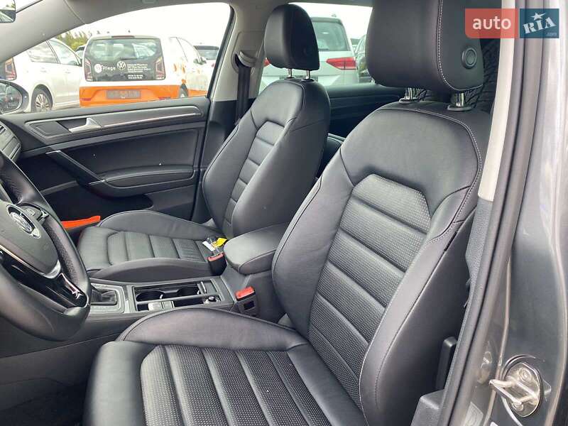 Хетчбек Volkswagen e-Golf 2019 в Ужгороді