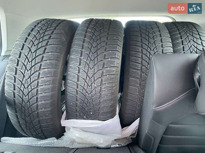 Хетчбек Volkswagen e-Golf 2019 в Ужгороді