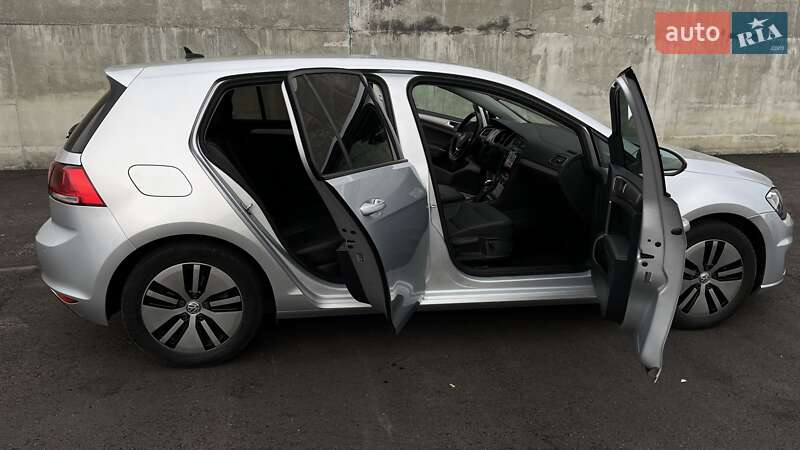 Хэтчбек Volkswagen e-Golf 2015 в Львове