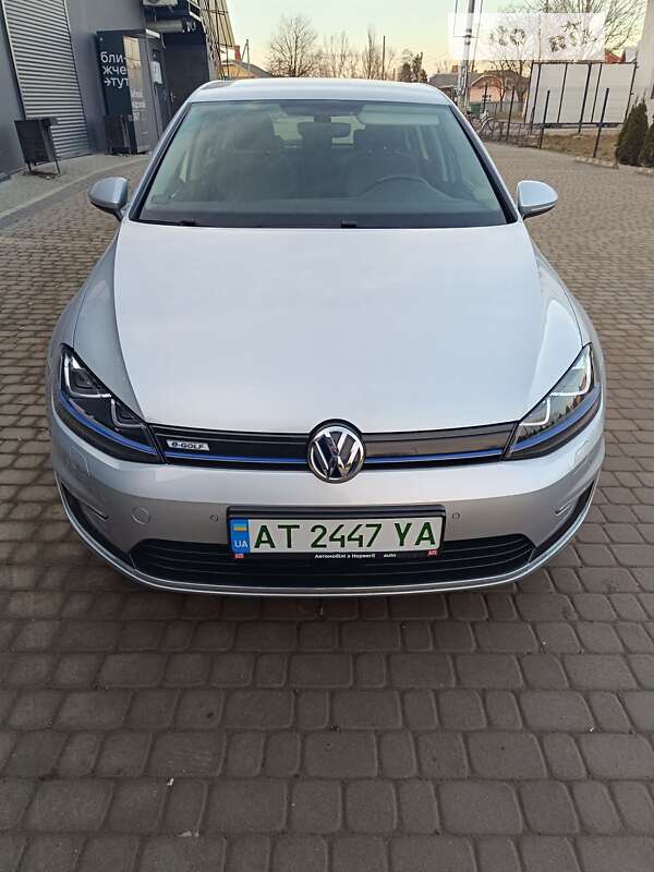 Хэтчбек Volkswagen e-Golf 2016 в Косове