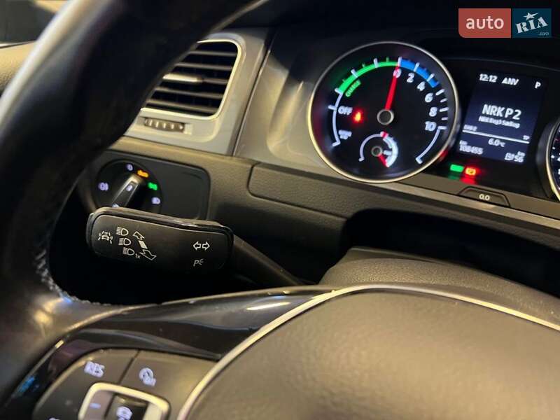 Хетчбек Volkswagen e-Golf 2015 в Львові