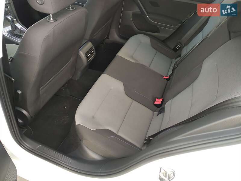 Хетчбек Volkswagen e-Golf 2015 в Рівному