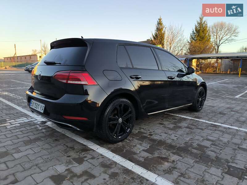 Хетчбек Volkswagen e-Golf 2018 в Києві