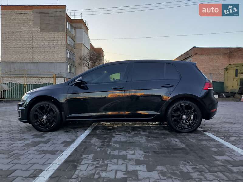 Хетчбек Volkswagen e-Golf 2018 в Києві