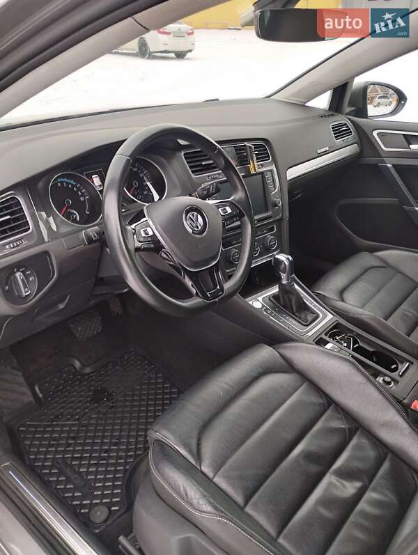 Хэтчбек Volkswagen e-Golf 2016 в Житомире