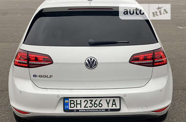 Хетчбек Volkswagen e-Golf 2014 в Києві