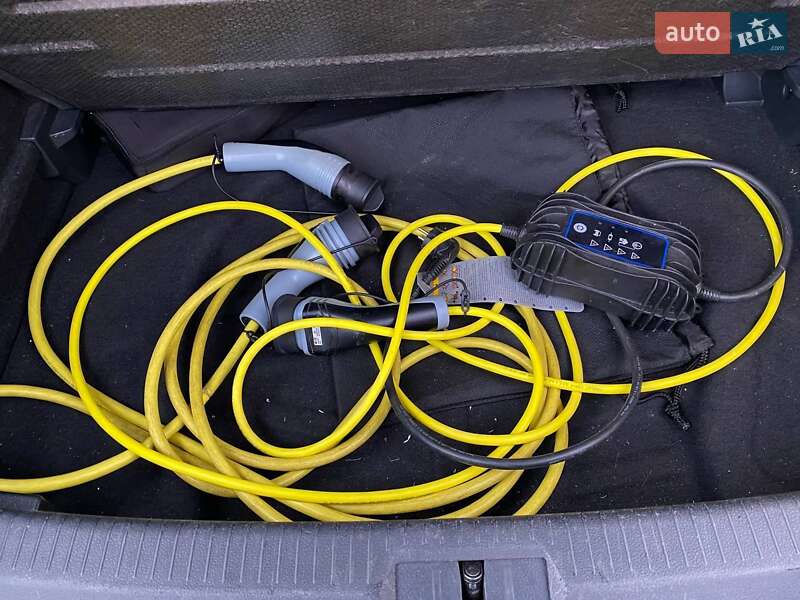 Хэтчбек Volkswagen e-Golf 2018 в Житомире