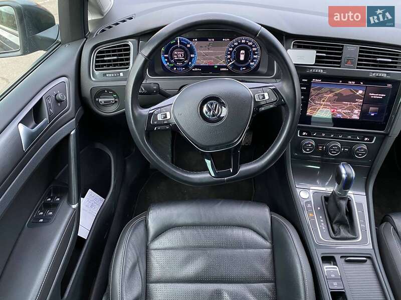 Хэтчбек Volkswagen e-Golf 2018 в Житомире