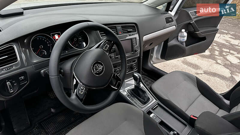 Хетчбек Volkswagen e-Golf 2015 в Вінниці