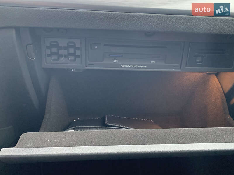 Хетчбек Volkswagen e-Golf 2020 в Києві