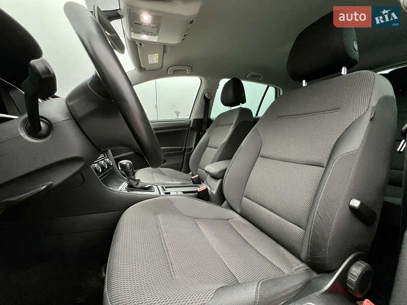 Хэтчбек Volkswagen e-Golf 2019 в Виннице