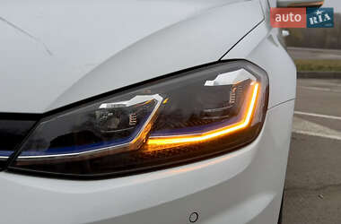 Хэтчбек Volkswagen e-Golf 2019 в 