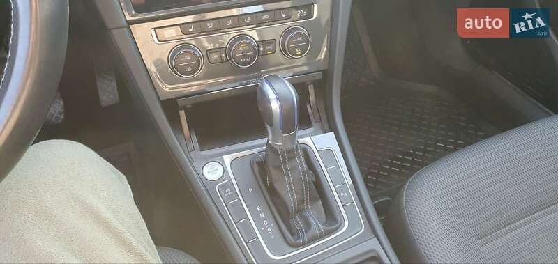 Хэтчбек Volkswagen e-Golf 2017 в Кривом Роге