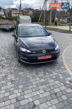 Хетчбек Volkswagen e-Golf 2015 в 