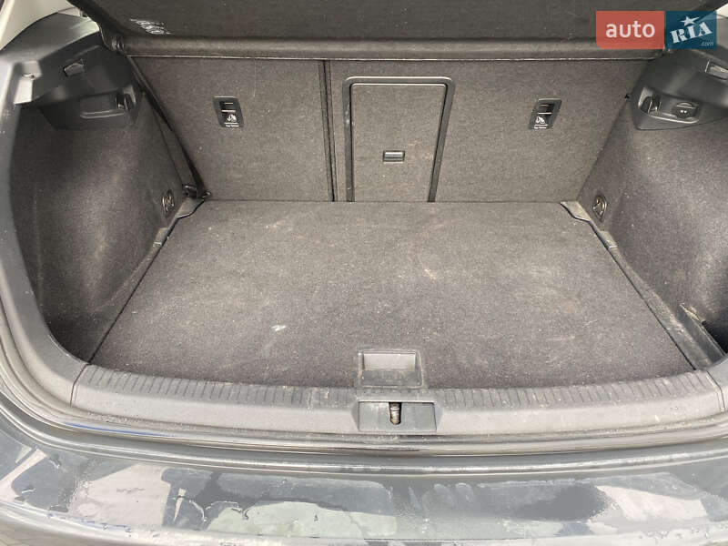 Хетчбек Volkswagen e-Golf 2015 в Львові фото 14 Хетчбек Volkswagen e-Golf 2015 в Львові