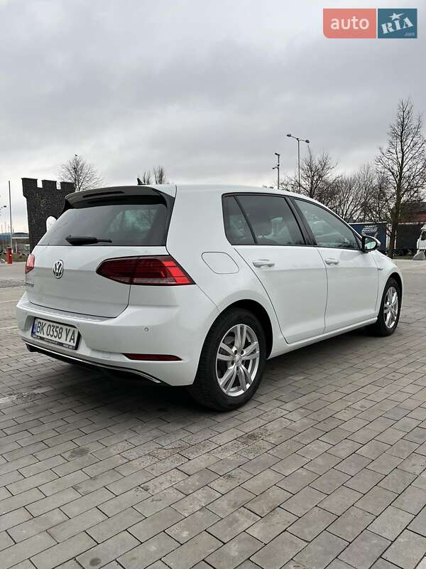 Хетчбек Volkswagen e-Golf 2018 в Рівному