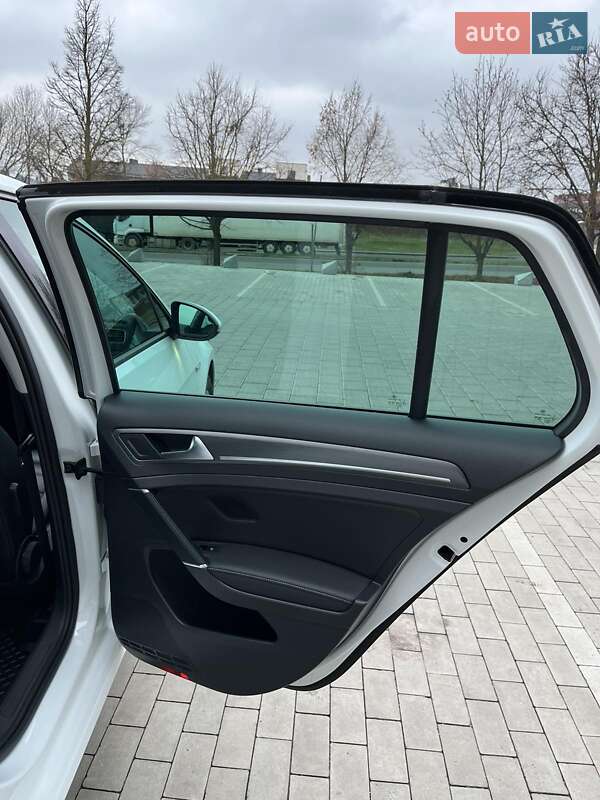 Хетчбек Volkswagen e-Golf 2018 в Рівному