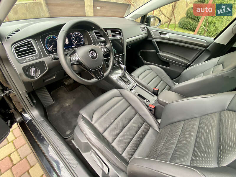 Хетчбек Volkswagen e-Golf 2018 в Рівному