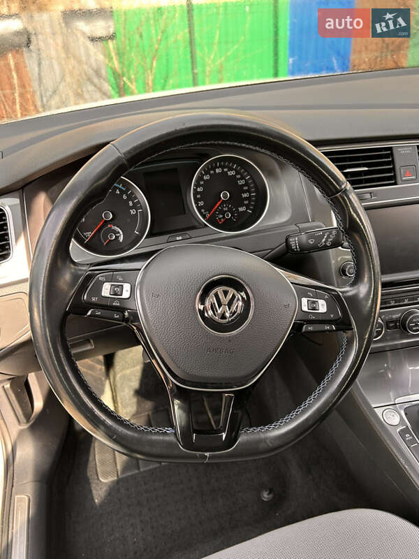 Хетчбек Volkswagen e-Golf 2014 в Дніпрі