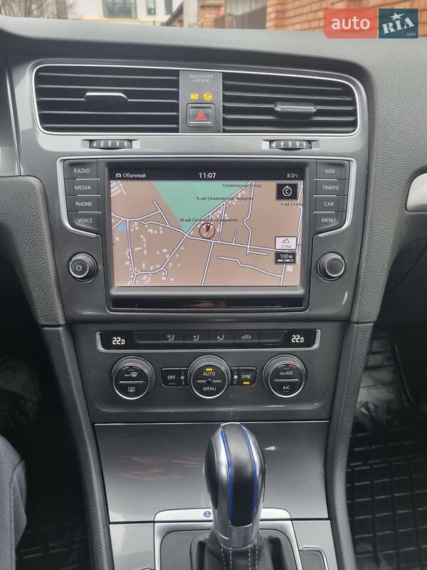 Хэтчбек Volkswagen e-Golf 2016 в Львове