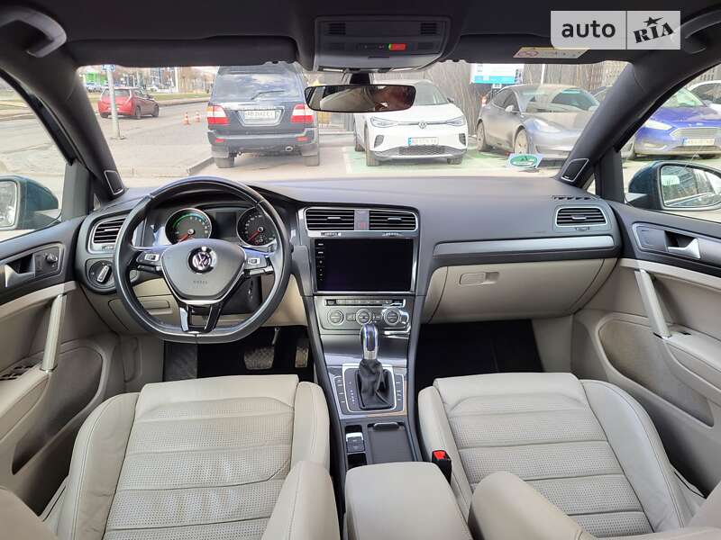 Хэтчбек Volkswagen e-Golf 2018 в Виннице