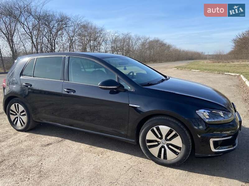 Volkswagen e-Golf 2016