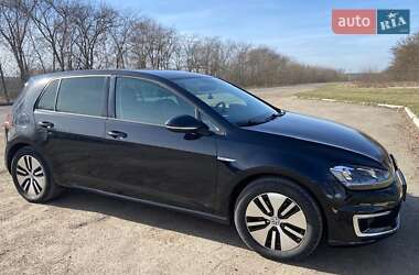 Хэтчбек Volkswagen e-Golf 2016 в 