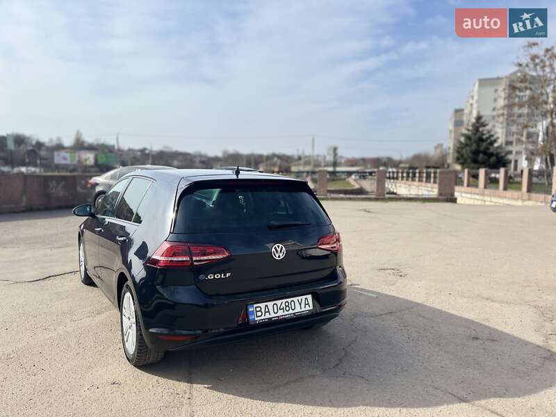 Хэтчбек Volkswagen e-Golf 2015 в Кропивницком