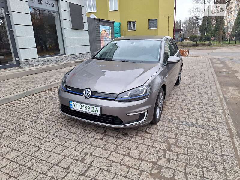 Хэтчбек Volkswagen e-Golf 2014 в Коломые