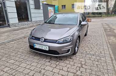 Хэтчбек Volkswagen e-Golf 2014 в Коломые