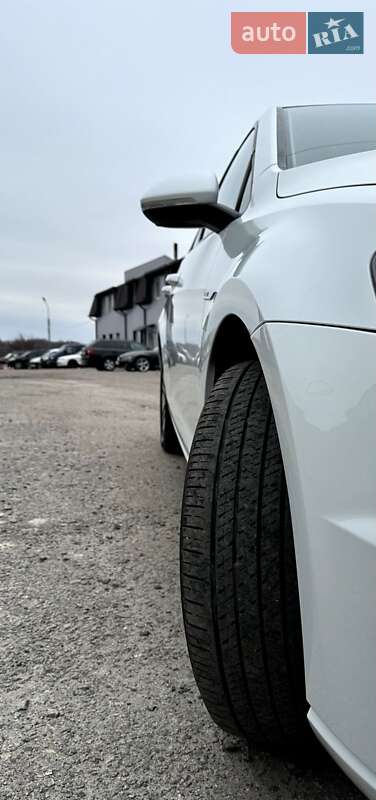 Хэтчбек Volkswagen e-Golf 2016 в Хороле фото 14 Хэтчбек Volkswagen e-Golf 2016 в Хороле