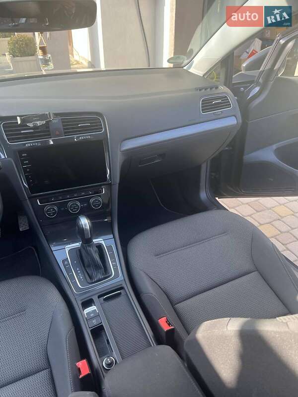 Хэтчбек Volkswagen e-Golf 2020 в Львове