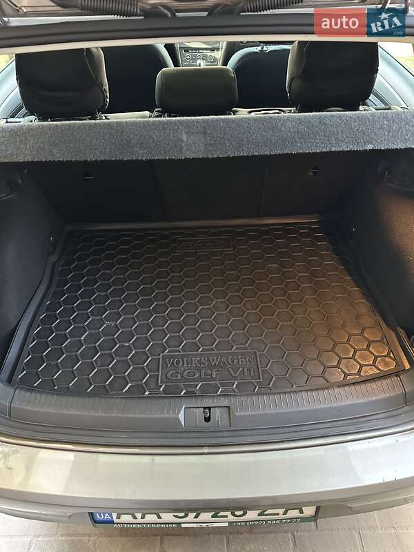 Хэтчбек Volkswagen e-Golf 2016 в Киеве