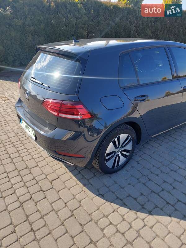 Хэтчбек Volkswagen e-Golf 2018 в Долине