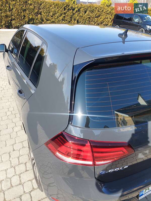 Хэтчбек Volkswagen e-Golf 2018 в Долине