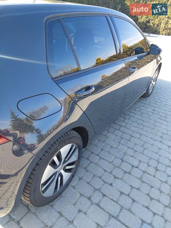 Хэтчбек Volkswagen e-Golf 2018 в Долине