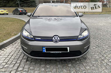 Хэтчбек Volkswagen e-Golf 2015 в Днепре