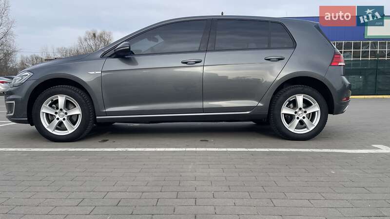 Хетчбек Volkswagen e-Golf 2018 в Сумах
