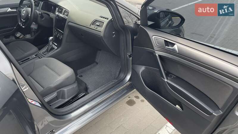 Хетчбек Volkswagen e-Golf 2018 в Сумах
