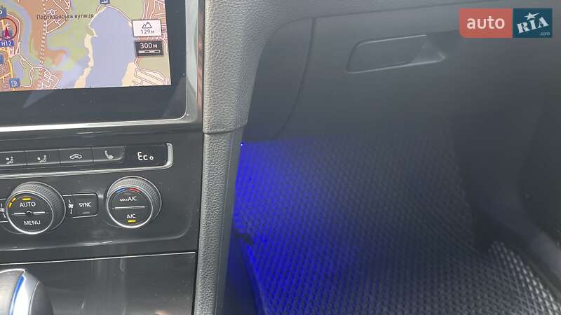 Хетчбек Volkswagen e-Golf 2018 в Сумах